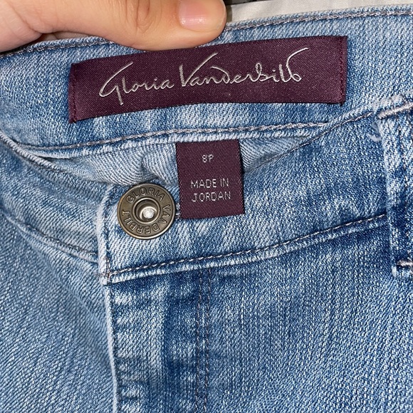 Comfort Straight Leg Jeans Size: 8p - Picture 4 of 4